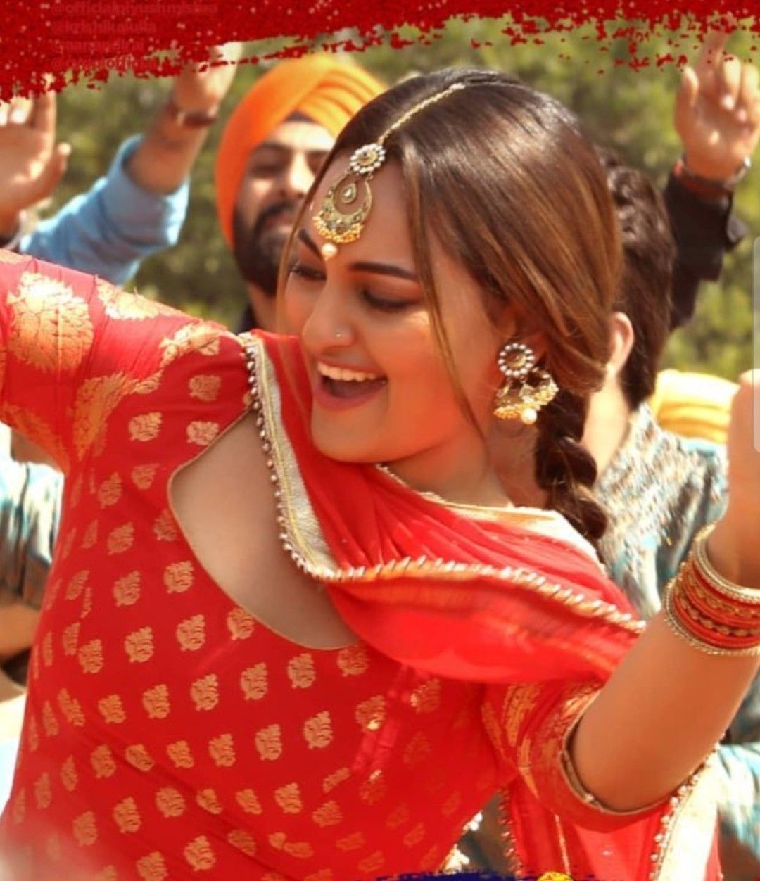 Sonakshi Sinha 32